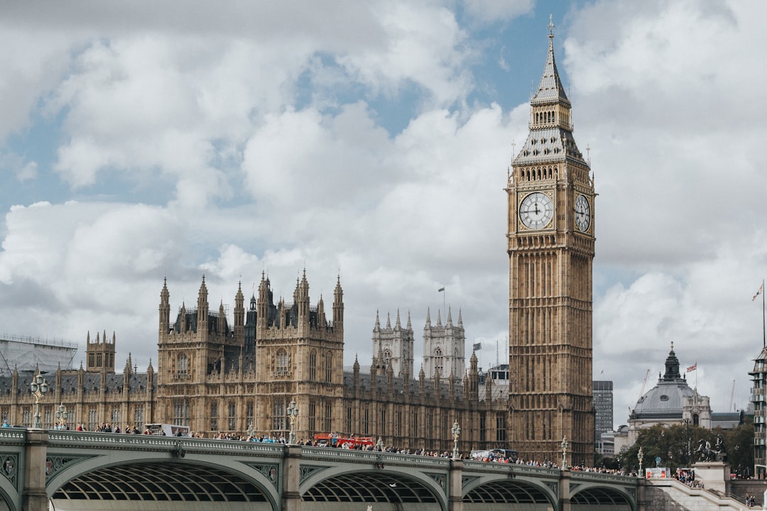 Flights to London UK